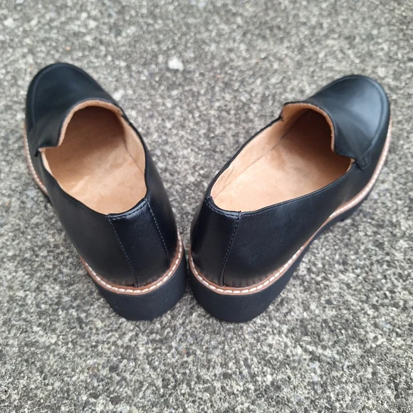 Naturalizer Women's Size 8 Black Leather Loafers - Picture 4 of 8
